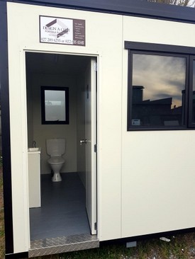 Design-A-Com-with-outside-toilet-view.jpg